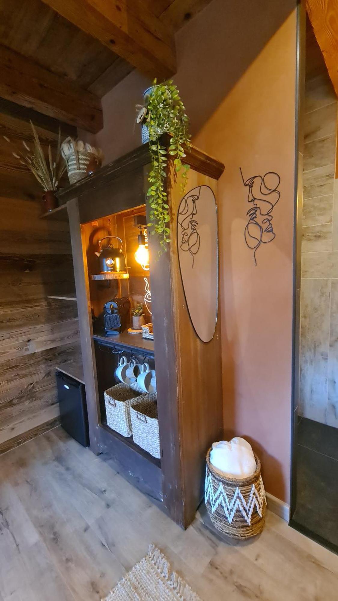 Le Refuge Du Montagnard Bed & Breakfast Marthod Bagian luar foto